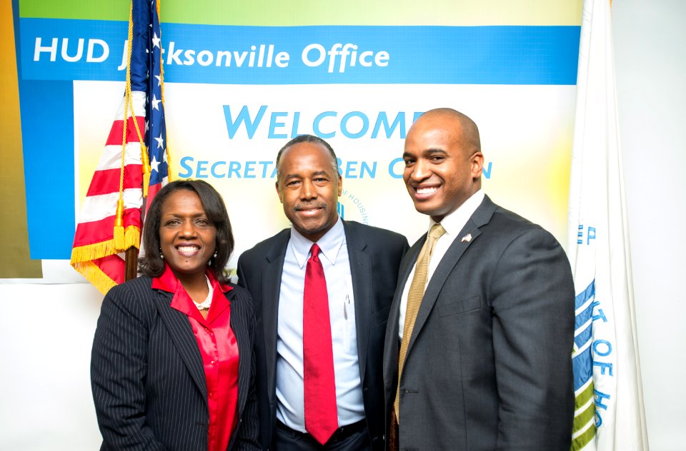 Secretary Carson visits Jacksonville Filed Office (34003023375)