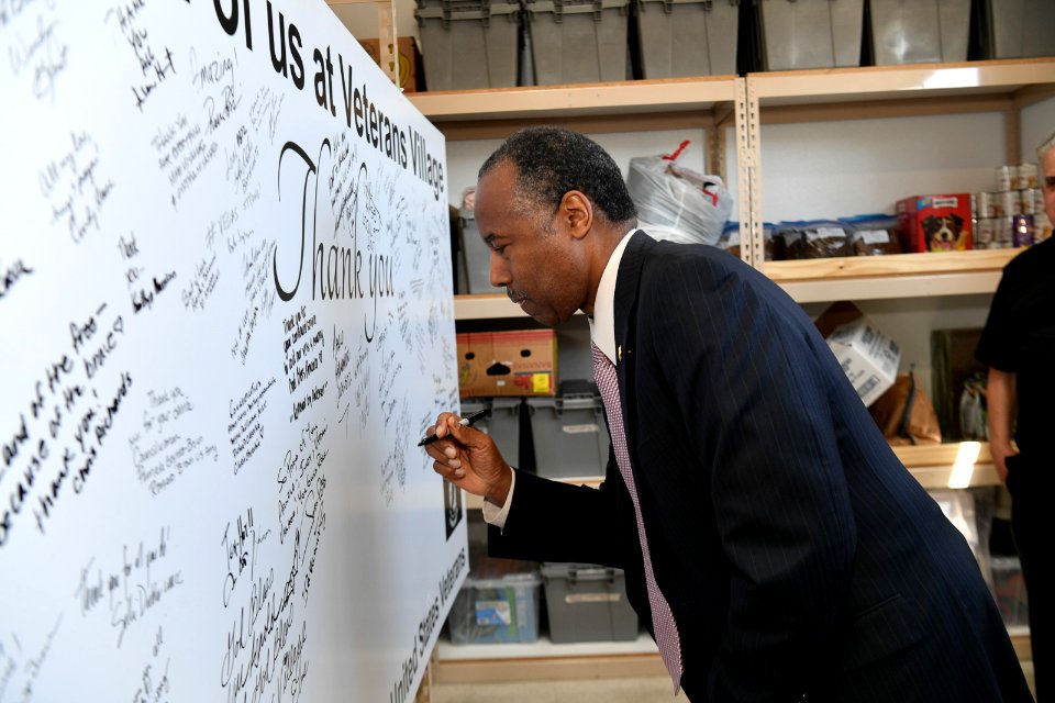 Secretary Carson Visits Las Vegas, Nevada (27984957268)