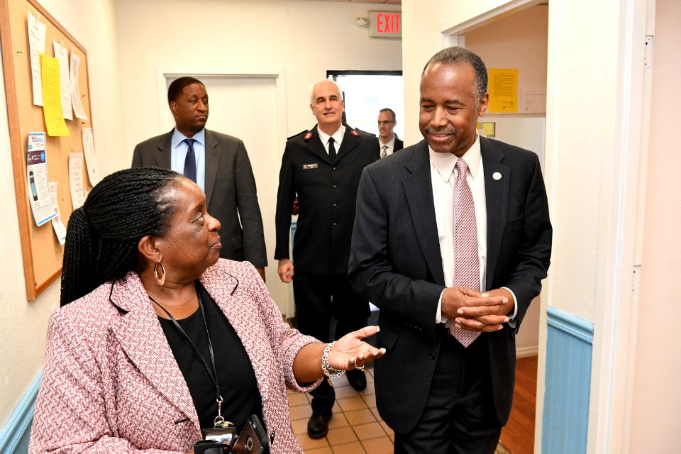 Secretary Carson Visits Las Vegas, Nevada (40954839225)