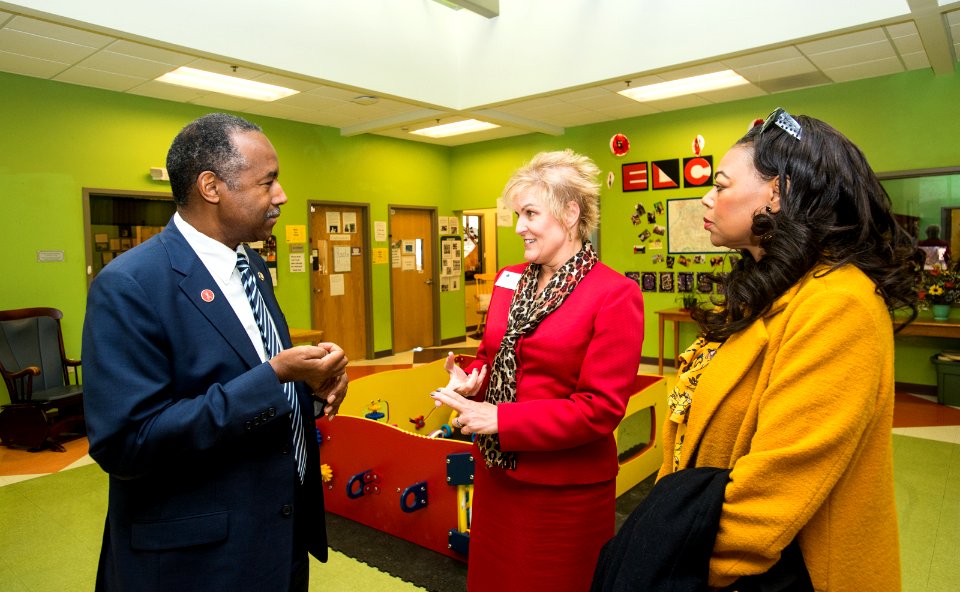 Secretary Carson visits Lexington and Louisville, Kentucky (25100965497)
