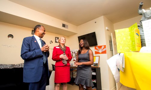 Secretary Carson visits Lexington and Louisville, Kentucky (25100968687)