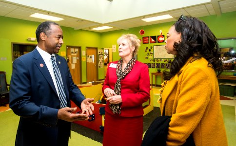 Secretary Carson visits Lexington and Louisville, Kentucky (25100967987)