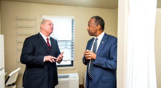 Secretary Carson visits Lexington and Louisville, Kentucky (25100967277)