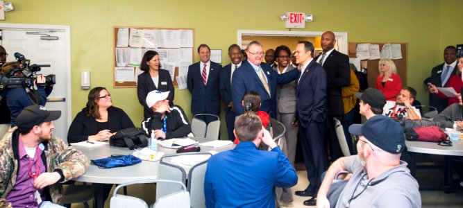 Secretary Carson visits Lexington and Louisville, Kentucky (25100971687)