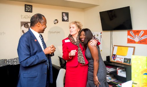 Secretary Carson visits Lexington and Louisville, Kentucky (25100968997)