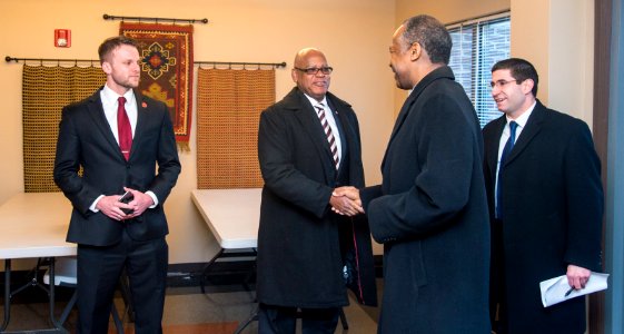 Secretary Carson visits Lexington and Louisville, Kentucky (25100973597)