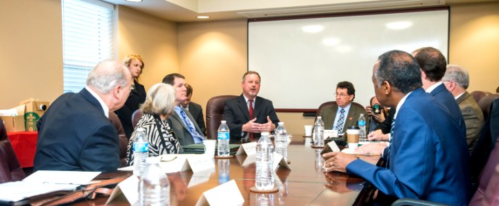 Secretary Carson visits Lexington and Louisville, Kentucky (25100973637)