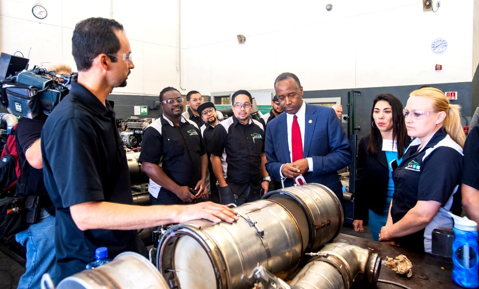Secretary Carson Visits Los Angeles (26874567537)