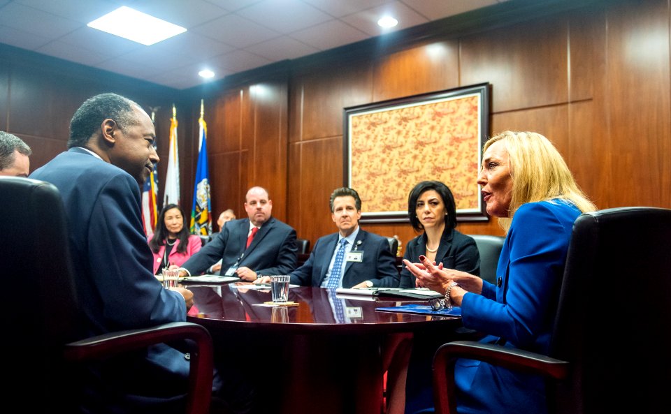 Secretary Carson Visits Los Angeles (26874565997)