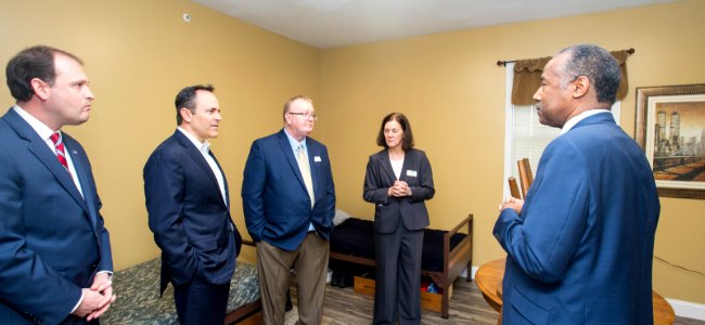 Secretary Carson visits Lexington and Louisville, Kentucky (39073440395)