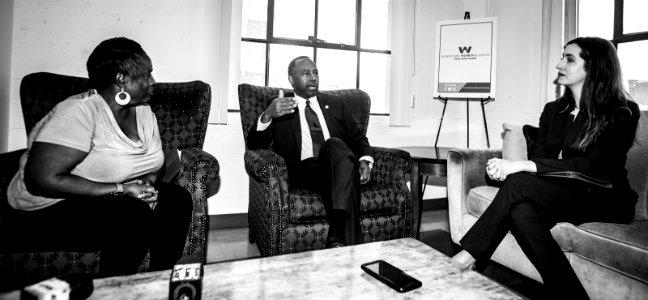 Secretary Carson Visits Los Angeles (27873712738)