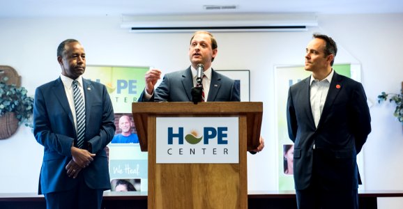 Secretary Carson visits Lexington and Louisville, Kentucky (39939794802)