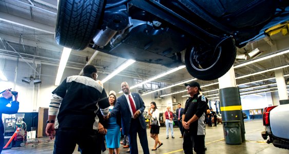 Secretary Carson Visits Los Angeles (26874567867)