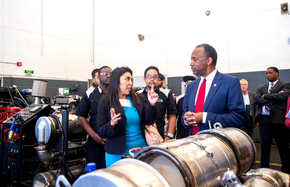 Secretary Carson Visits Los Angeles (27873716208)