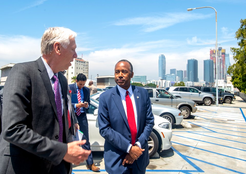 Secretary Carson Visits Los Angeles (27873719408)