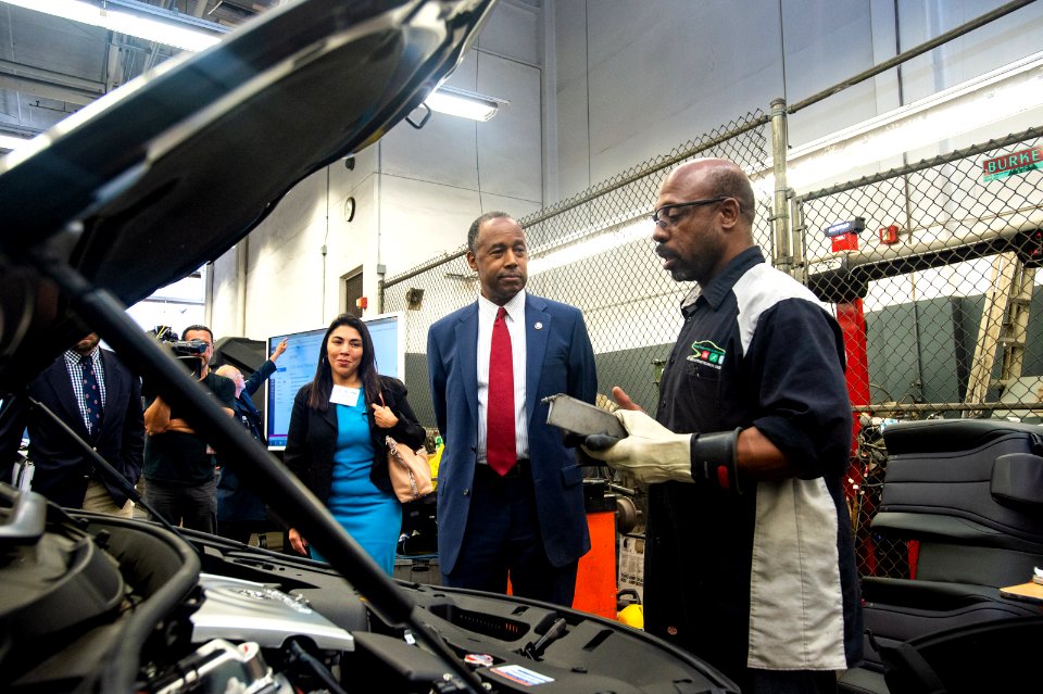 Secretary Carson Visits Los Angeles (27873717198)