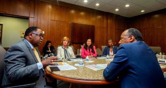 Secretary Carson Visits Los Angeles (27873722838)