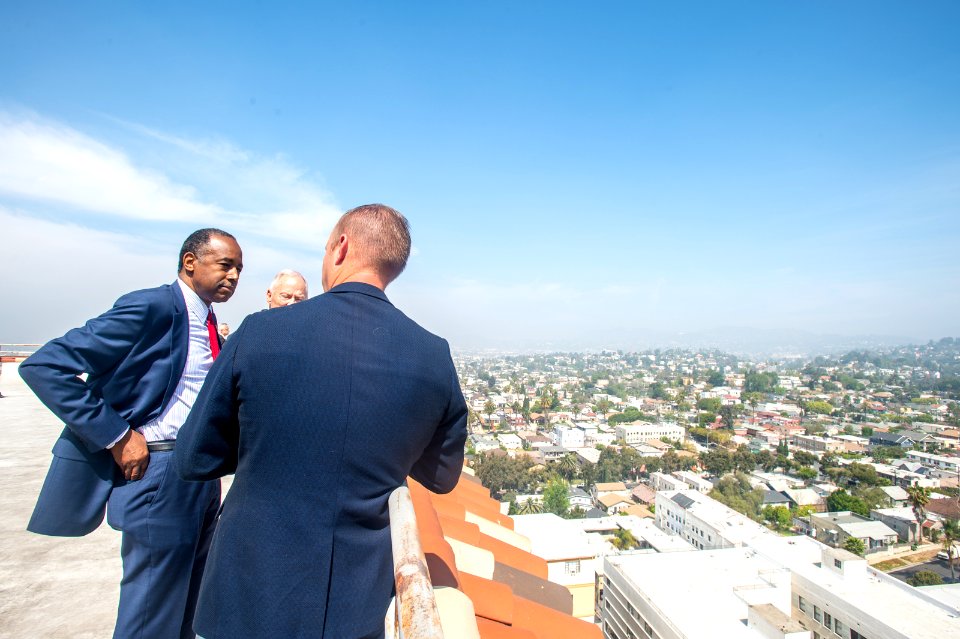 Secretary Carson Visits Los Angeles (27873722308)