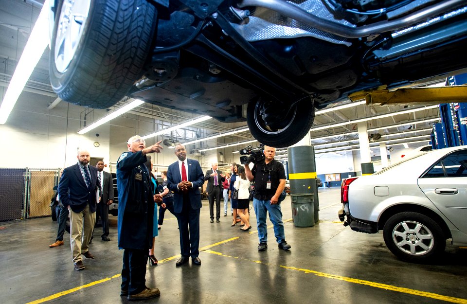 Secretary Carson Visits Los Angeles (41025161554)