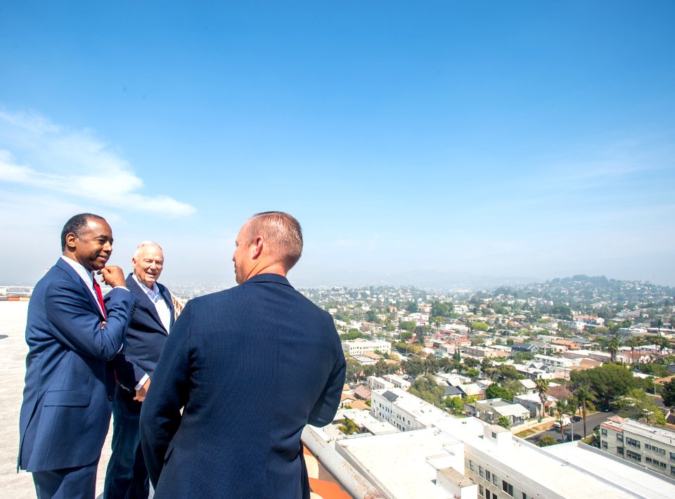 Secretary Carson Visits Los Angeles (41701946432)
