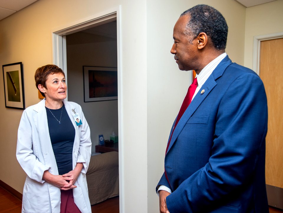 Secretary Carson Visits Los Angeles (41025163044)