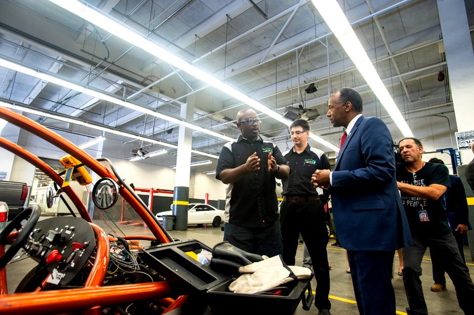 Secretary Carson Visits Los Angeles (41701949342)