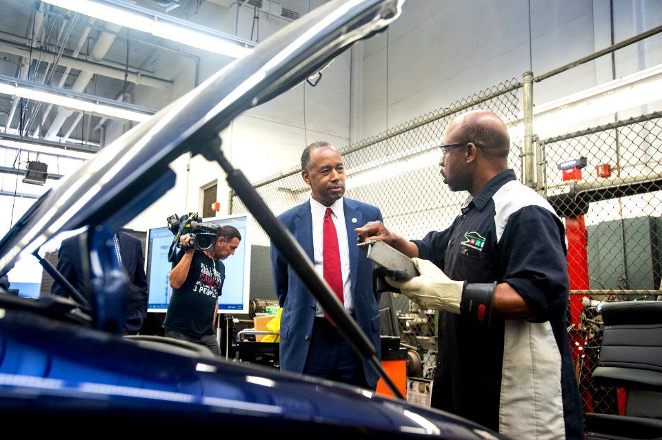 Secretary Carson Visits Los Angeles (41701948912)