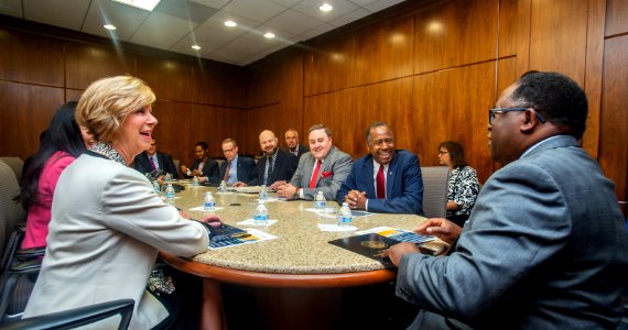 Secretary Carson Visits Los Angeles (41701954392)