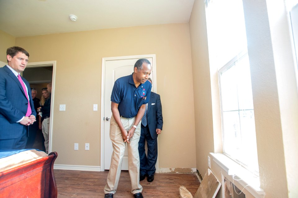 Secretary Carson visits Port Arthur Texas (36685865973)