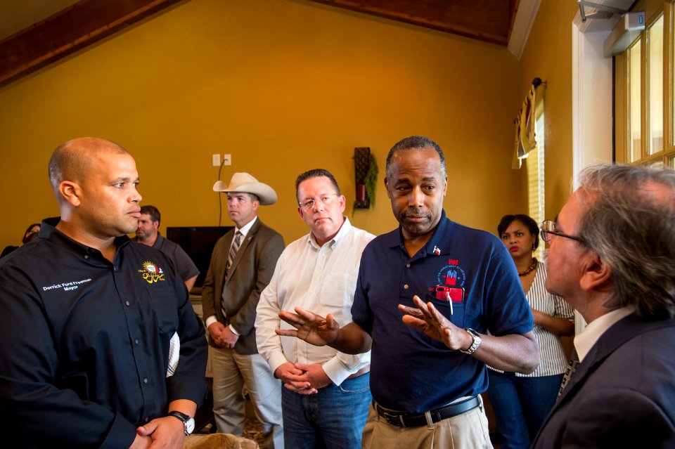 Secretary Carson visits Port Arthur Texas (37325846202)