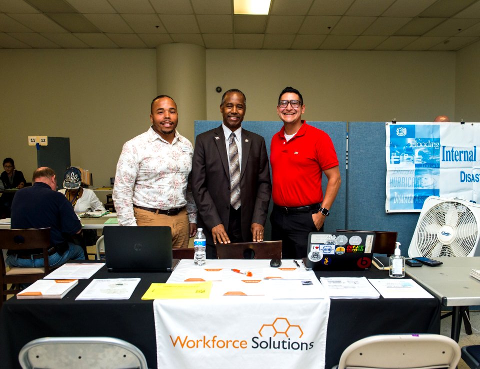 Secretary Carson with HUD and FEMA Staff at Houston Disaster Recovery Center (37060915820)