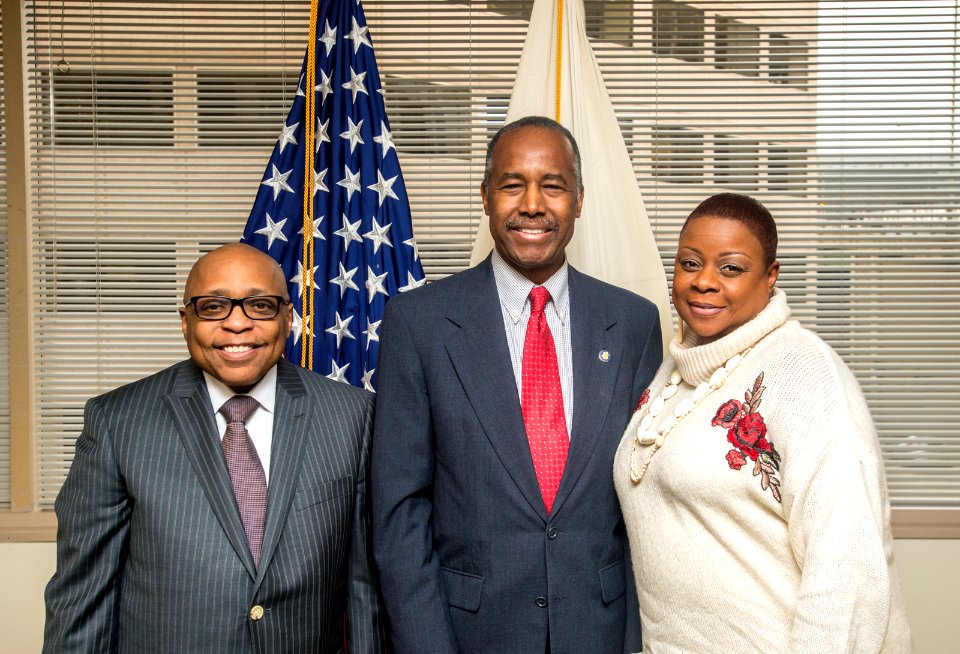Secretary Cason visits HUD DC Field Office (26805569178)