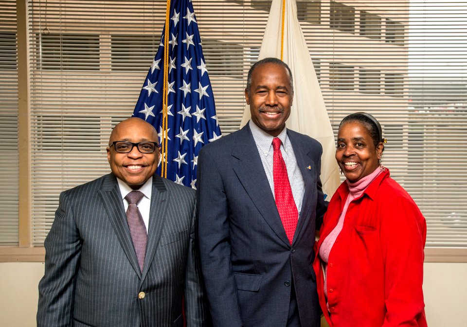 Secretary Cason visits HUD DC Field Office (25805988927)