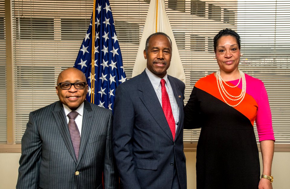 Secretary Cason visits HUD DC Field Office (26805554968)