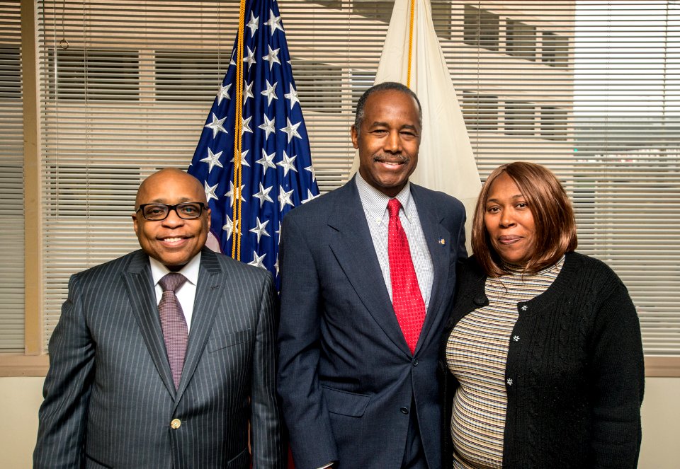 Secretary Cason visits HUD DC Field Office (25805989547)