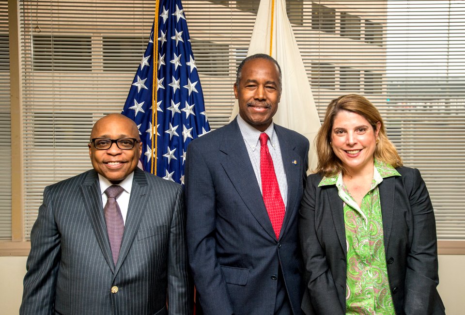 Secretary Cason visits HUD DC Field Office (38866468650)