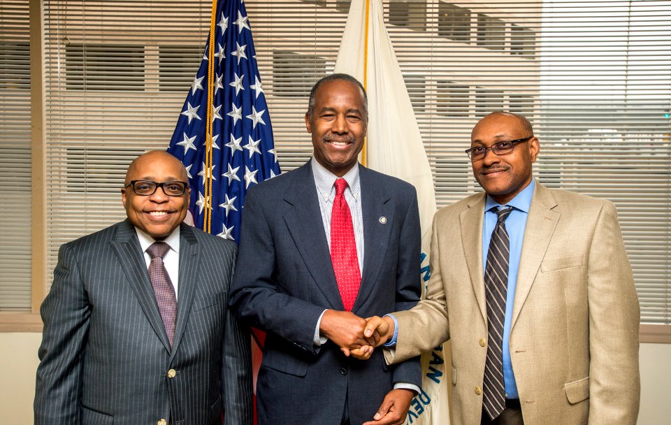 Secretary Cason visits HUD DC Field Office (38866464080)