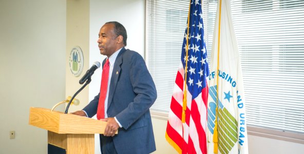 Secretary Cason visits HUD DC Field Office (39967039914)