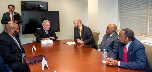 Secretary Cason visits HUD DC Field Office (39967040994)