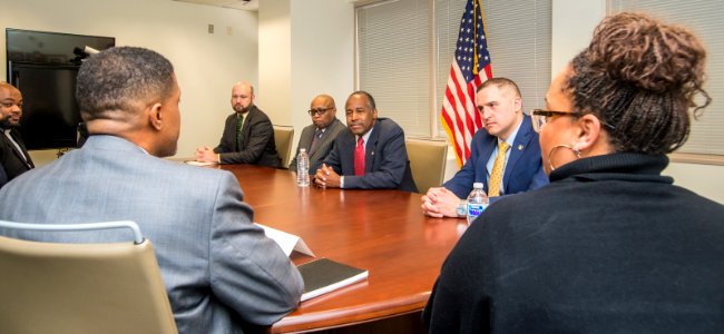 Secretary Cason visits HUD DC Field Office (40635098712)