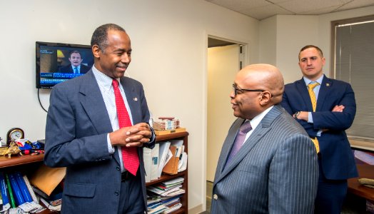 Secretary Cason visits HUD DC Field Office (40676850161)