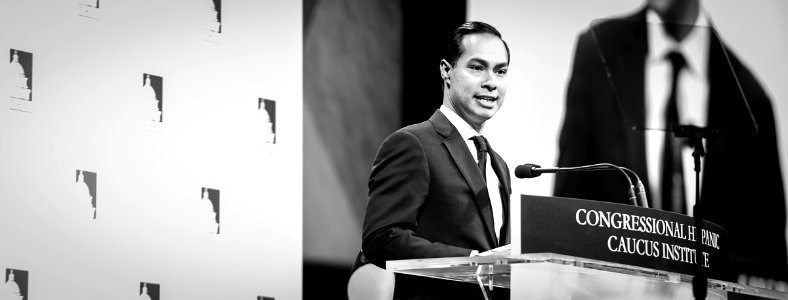 Secretary Castro at CHCI Gala (22112623446)