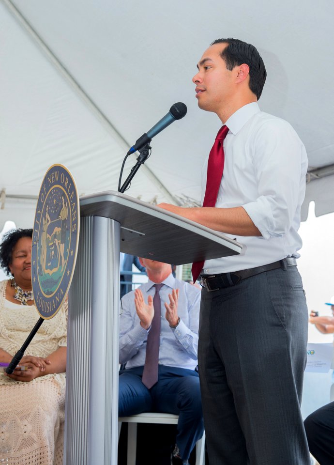 Secretary Castro Bienville Basin Community Ceremony (20418574294)