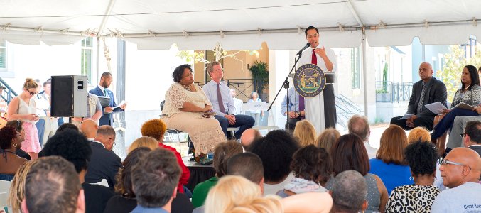 Secretary Castro Bienville Basin Community Ceremony (20420150353)