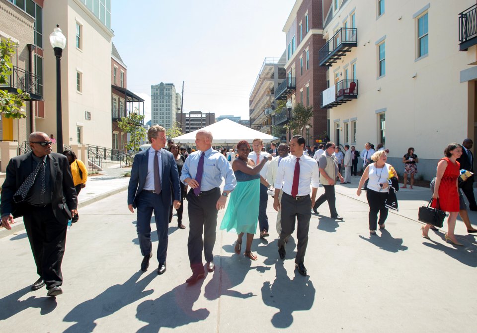 Secretary Castro Bienville Basin Community Ceremony (20853105290)