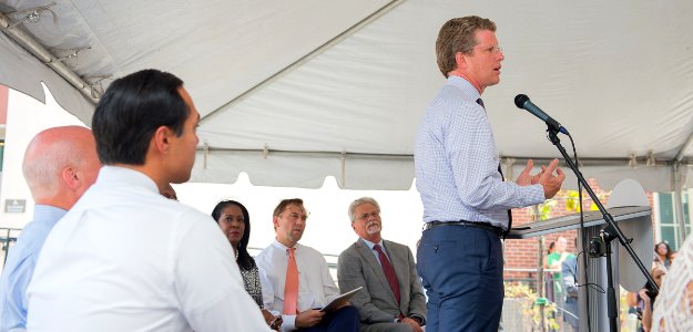 Secretary Castro Bienville Basin Community Ceremony (21041218205)
