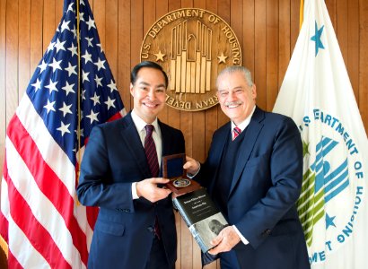 Secretary Castro greets Mexican Ambassador to the United States, Miguel Basañez (23256944746)