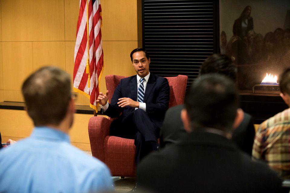 Secretary Castro in Minneapolis Minnesota (22099250104)