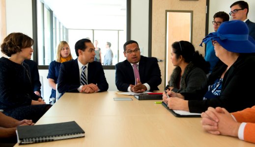 Secretary Castro in Minneapolis Minnesota (22100941953)