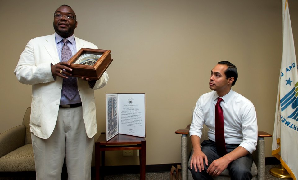 Secretary Castro New Orleans Field Office Visit (21007703526)